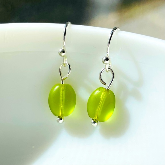 🔥sterling silver & vintage frosted green beach glass bead earrings boho jewelry - Picture 6 of 12